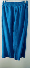 Load image into Gallery viewer, Straight Capri Pant