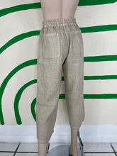 Load image into Gallery viewer, Straight Capri Pant