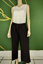 Load image into Gallery viewer, Straight Capri Pant