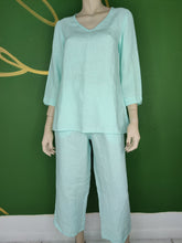 Load image into Gallery viewer, V-Pullover Blouse