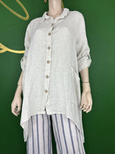 Load image into Gallery viewer, Hi-Low Button Up Tunic
