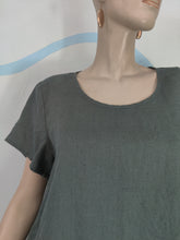 Load image into Gallery viewer, Weightless Tee
