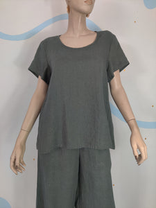 Weightless Tee