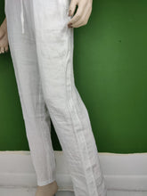 Load image into Gallery viewer, Sparkle Detail Slim Fit Pant
