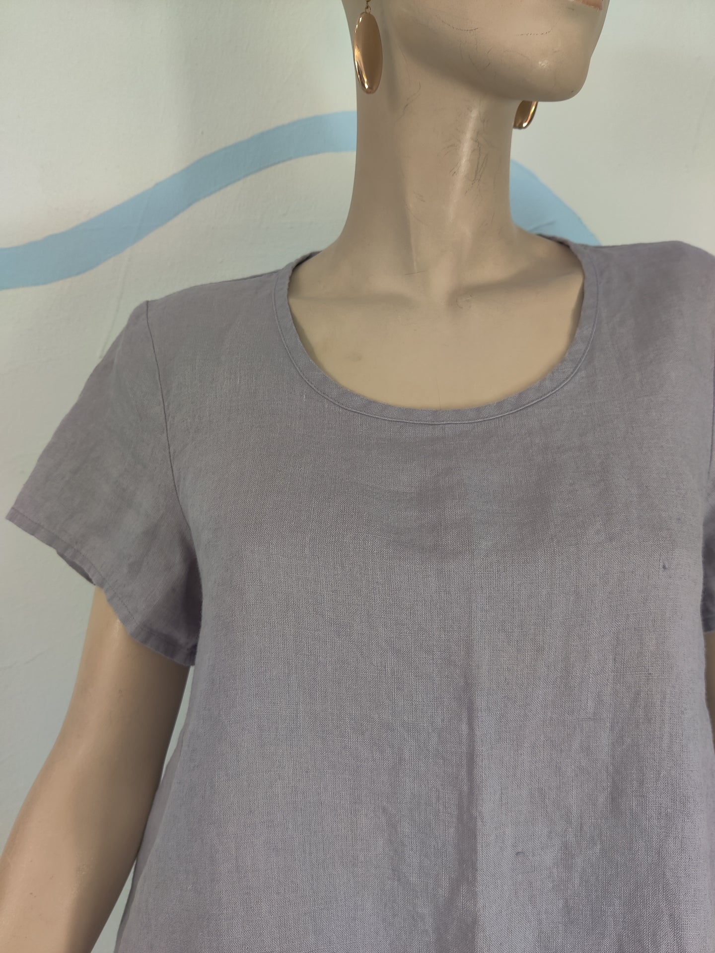 Weightless Tee