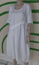 Load image into Gallery viewer, White Curve Dress

